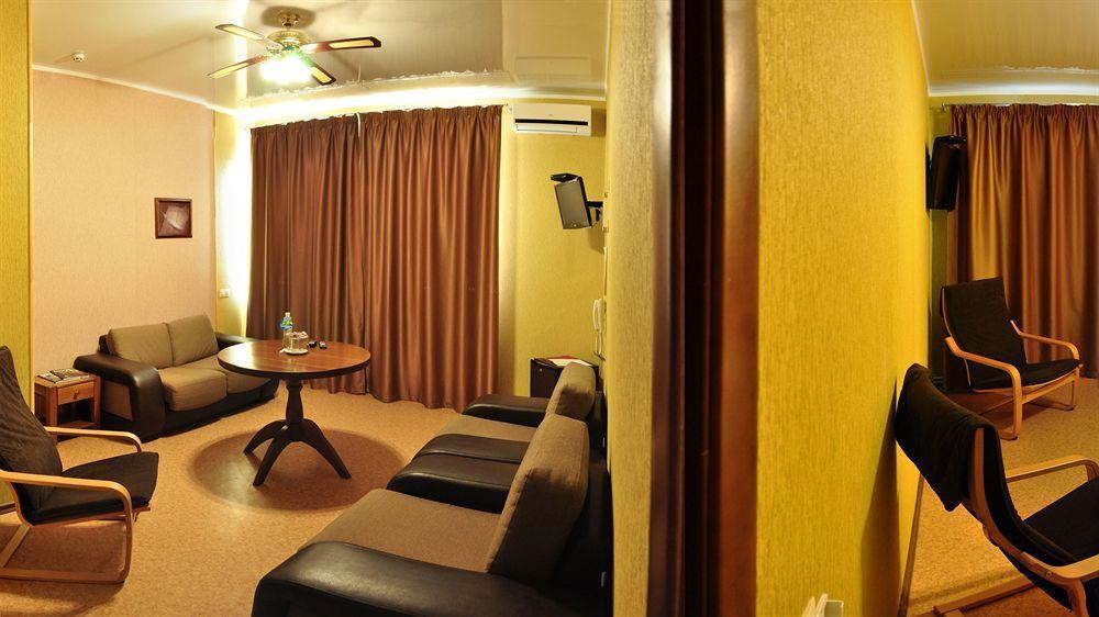 Hotel An-2 ハルキウ エクステリア 写真