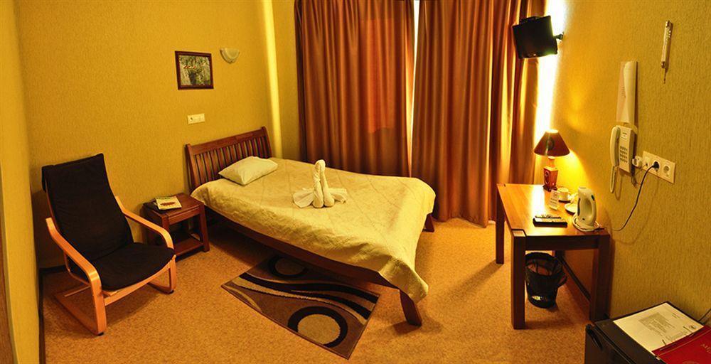 Hotel An-2 ハルキウ エクステリア 写真
