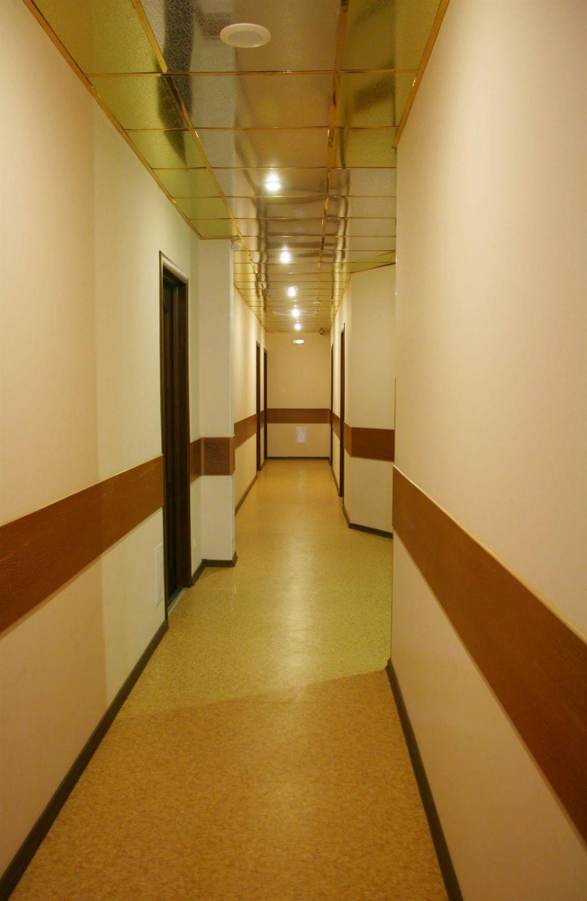 Hotel An-2 ハルキウ エクステリア 写真