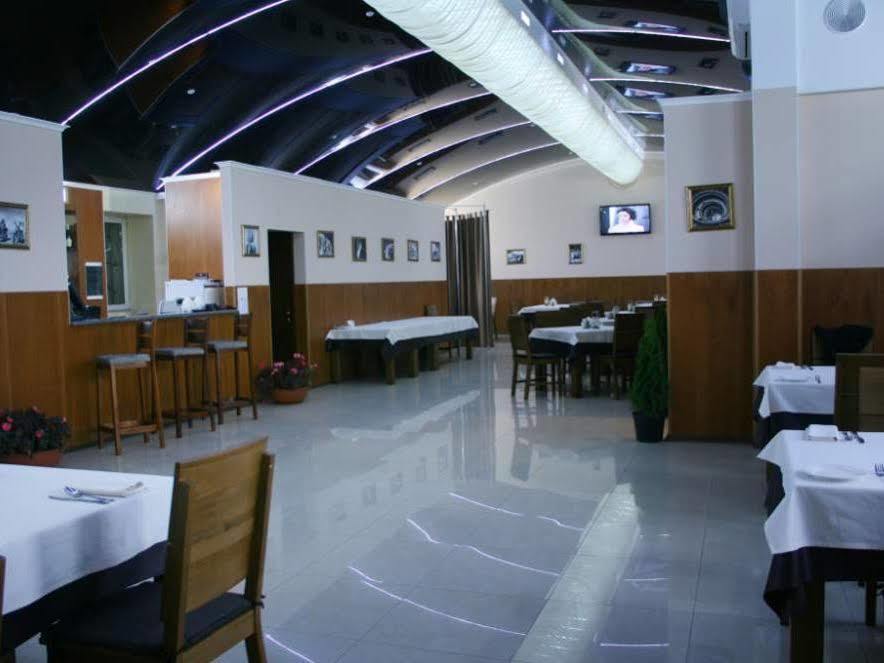 Hotel An-2 ハルキウ エクステリア 写真