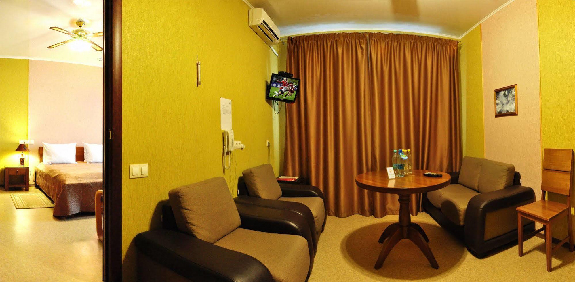 Hotel An-2 ハルキウ エクステリア 写真